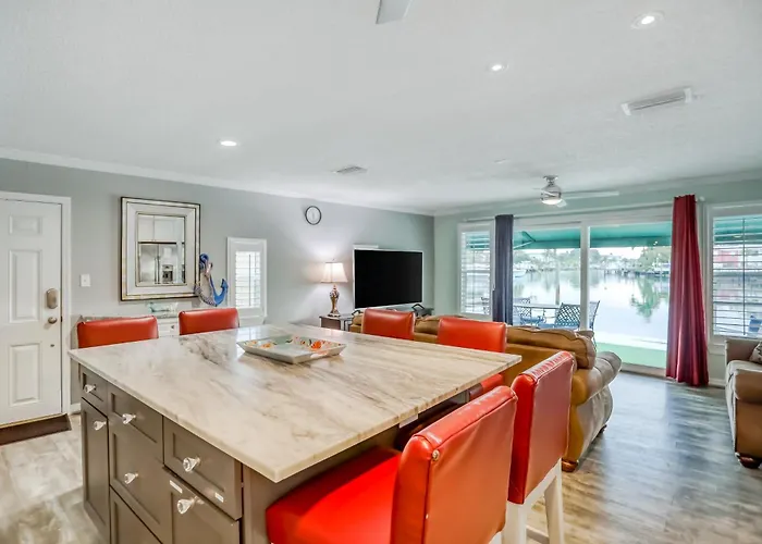 Bay Escape & Ocean Away Holiday home *